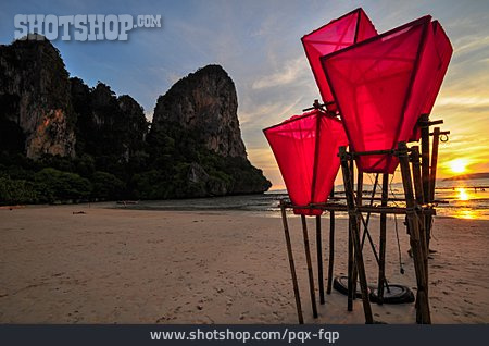 
                Strand, Phuket, Andamanensee                   