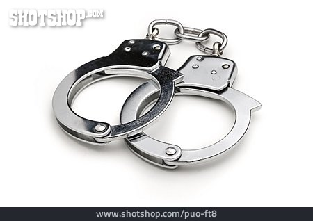
                Handschellen, Straftat, Verhaftung                   