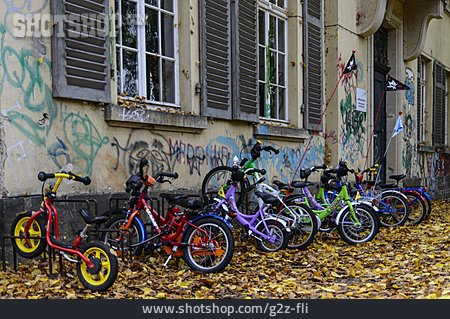 
                Fahrradständer, Kinderfahrrad, Abgestellt                   