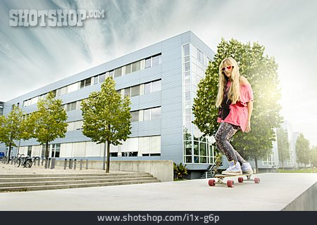 
                Skateboard, Skaten, Skaterin                   