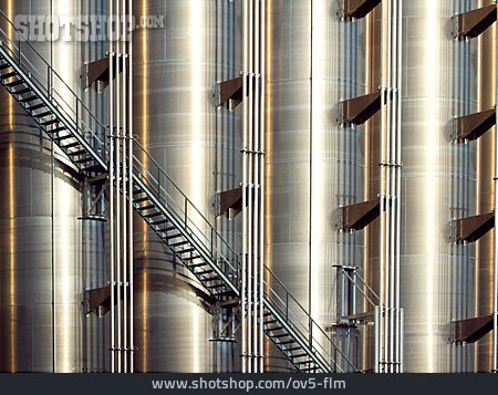 
                Industriegebäude, Tank, Silo                   