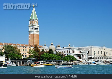 
                Venedig, Dogenpalast, Markusdom                   