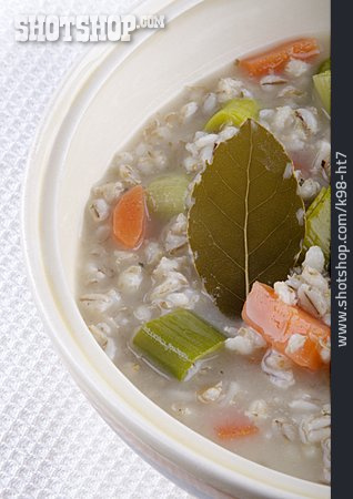 
                Gemüsesuppe, Graupensuppe                   