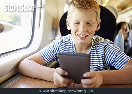 
                Junge, Spielen, Zugreise, Tablet-pc                   