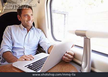 
                Geschäftsmann, Laptop, Zugreise, Reisender                   