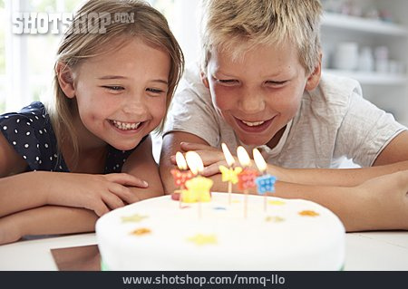 
                Kind, Geburtstag, Geburtstagstorte, Kindergeburtstag                   