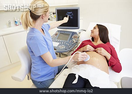 
                Schwangerschaft, Ultraschall, Vorsorgeuntersuchung, Gynäkologin                   