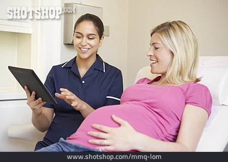 
                Schwangerschaft, Schwangere, Vorsorgeuntersuchung, Hebamme                   