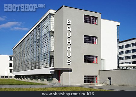 
                Bauhaus                   