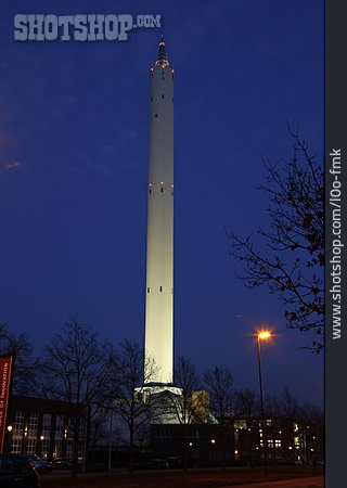 
                Blaue Stunde, Bremen, Fallturm                   