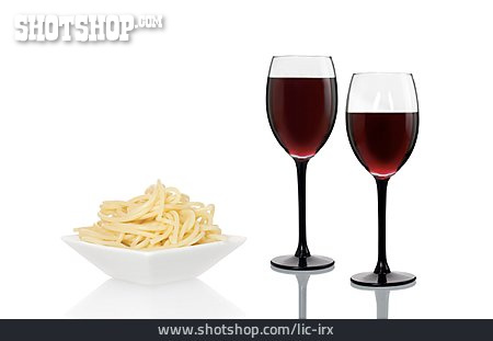 
                Rotwein, Rotweinglas, Spaghetti, Nudel                   