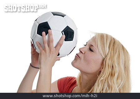 
                Junge Frau, Fußball, Fußballfan, Frauenfußball                   