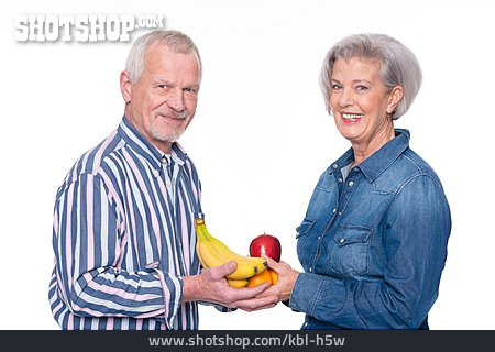 
                Gesunde Ernährung, Obst, Seniorenpaar                   