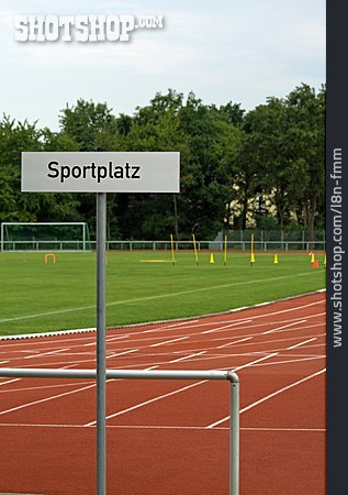 
                Schild, Sportplatz                   