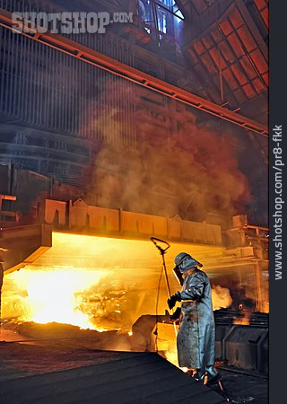 
                Arbeiter, Metallindustrie, Schmelzofen                   