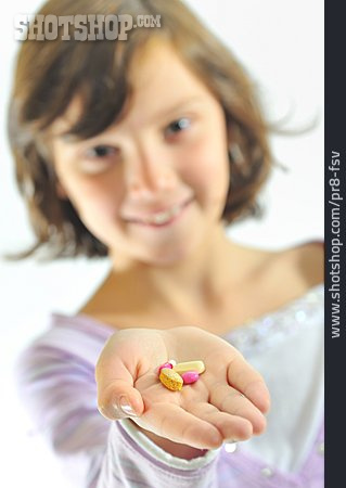 
                Mädchen, Tablette, Medikamentenmissbrauch                   