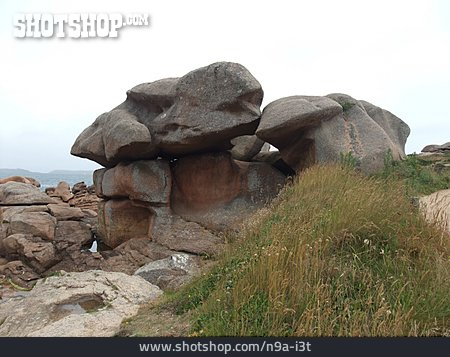 
                Granite Rocks, Granite Coastline, Côte De Granit Rose                   