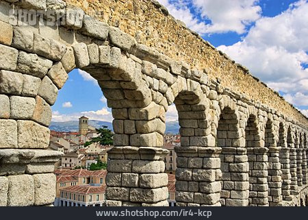 
                Aquädukt, Kastilien, Segovia                   