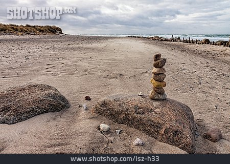 
                Strand, Balance, Steinmännchen                   
