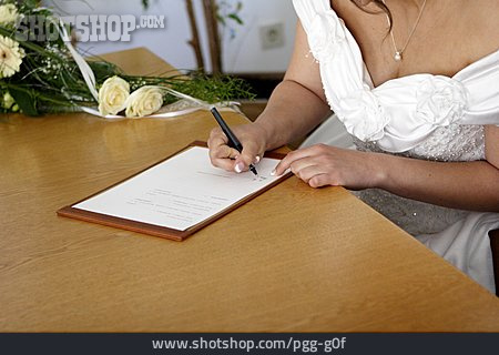 
                Hochzeit, Unterschreiben, Heiratsurkunde                   