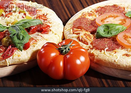 
                Tomate, Pizza                   