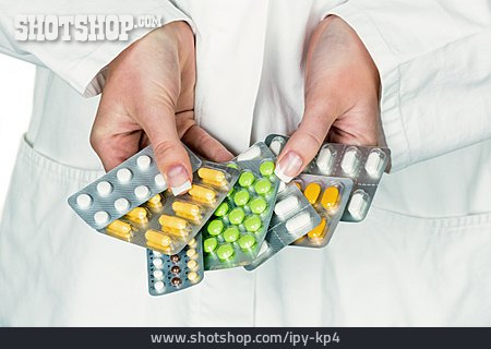 
                Tabletten, Arzneimittel, Verschreiben, Verordnen                   