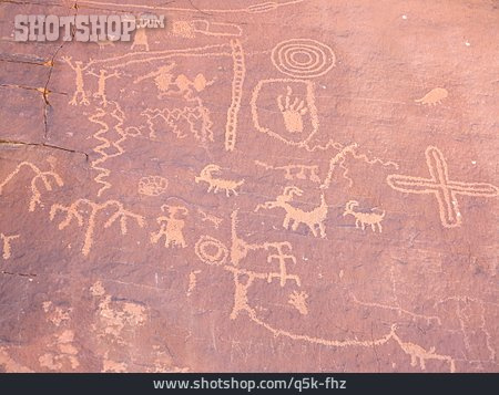 
                Felszeichnung, Petroglyphen, Felsritzung                   