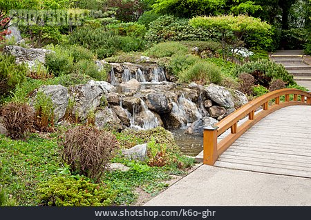 
                Wasserfall, Brücke, Gartenanlage, Japanischer Garten                   