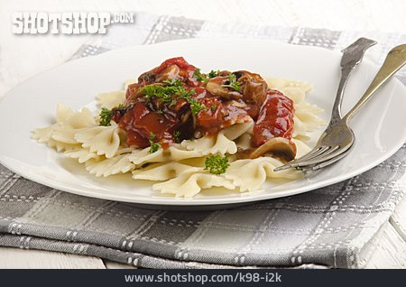 
                Pasta, Farfalle, Nudeln                   