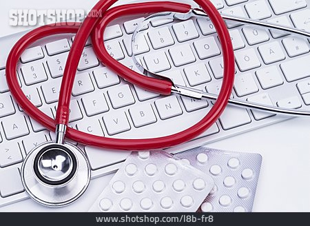 
                Gesundheitswesen & Medizin, Tastatur, Stethoskop, Patientendaten                   
