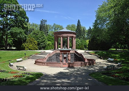 
                Kurpark, Heilquelle, Bad Homburg, Elisabethenbrunnen                   