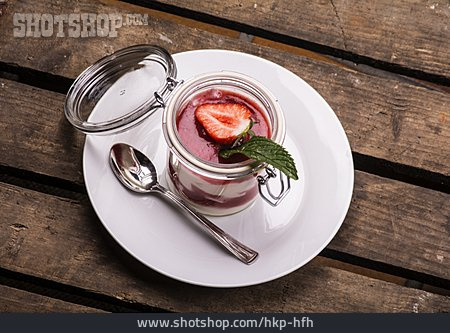 
                Dessert, Erdbeerjoghurt                   