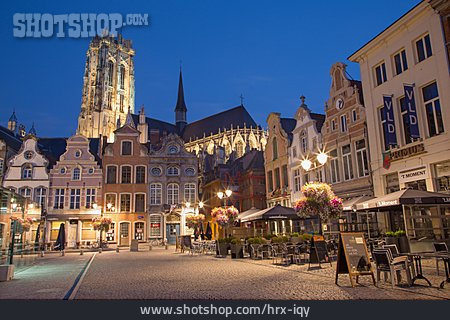 
                Belgien, Grote Markt, Mechelen                   