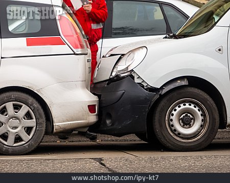 
                Autounfall, Verkehrsunfall, Auffahrunfall                   