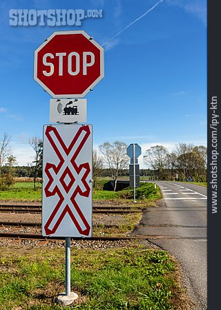 
                Bahnübergang, Stoppschild                   