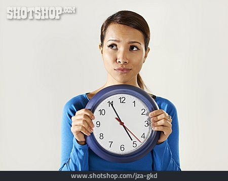 
                Junge Frau, Uhr, Zeitdruck                   