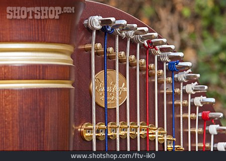 
                Instrument, Musikinstrument, Harfe                   