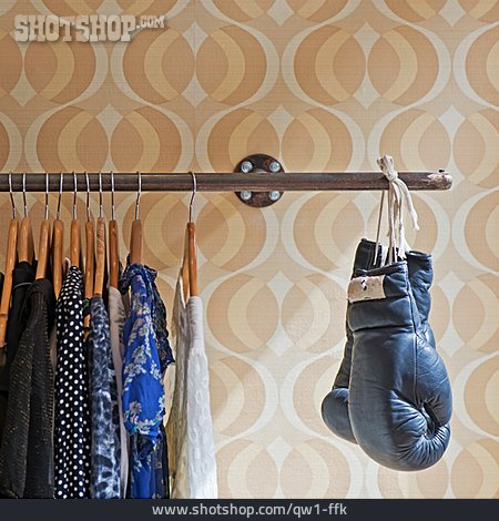 
                Clothes Pole, Boxing Gloves, Women's Clothing                   