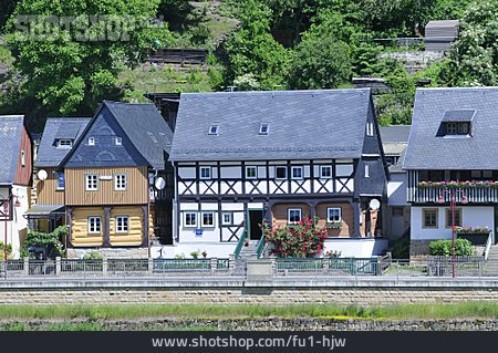 
                Häuserreihe, Bad Schandau, Postelwitz                   
