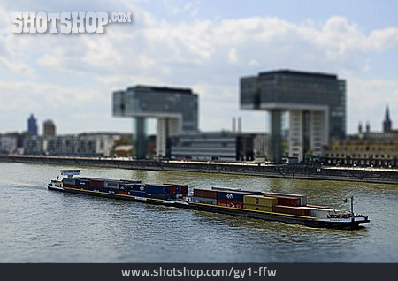 
                Köln, Frachter, Containerschiff                   