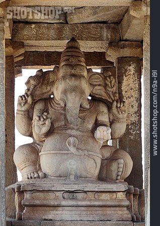 
                Ganesha, Hampi, Kadalekalu Ganesha Tempel                   