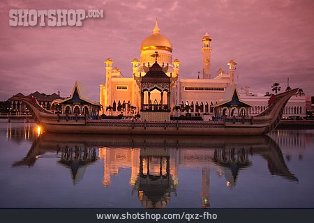 
                Brunei, Sultan-omar-ali-saifuddin-moschee, Bandar Seri Begawan                   