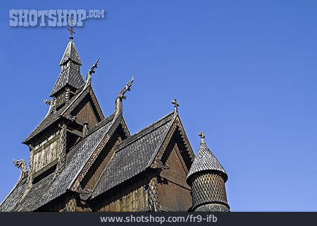
                Holzkirche, Stabkirche                   