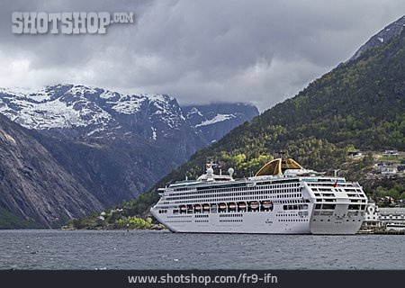 
                Kreuzfahrtschiff, Norwegen, Eidfjorden                   
