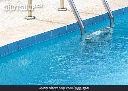 
                Pool, Schwimmbecken                   
