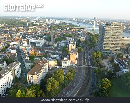 
                Köln                   