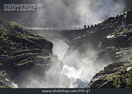 
                Wasserfall, Stigfossen, Trollstigen                   