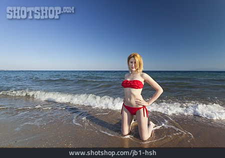 
                Junge Frau, Strand                   