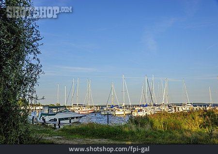 
                Segelboot, Yachthafen, Vitte                   