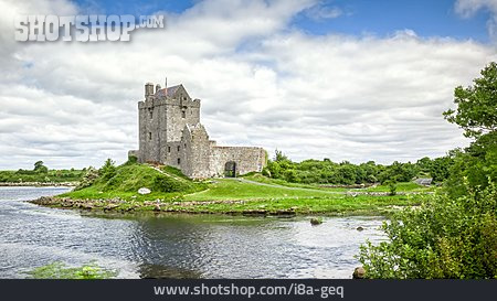 
                Burg, Irland, Dunguaire Castle                   